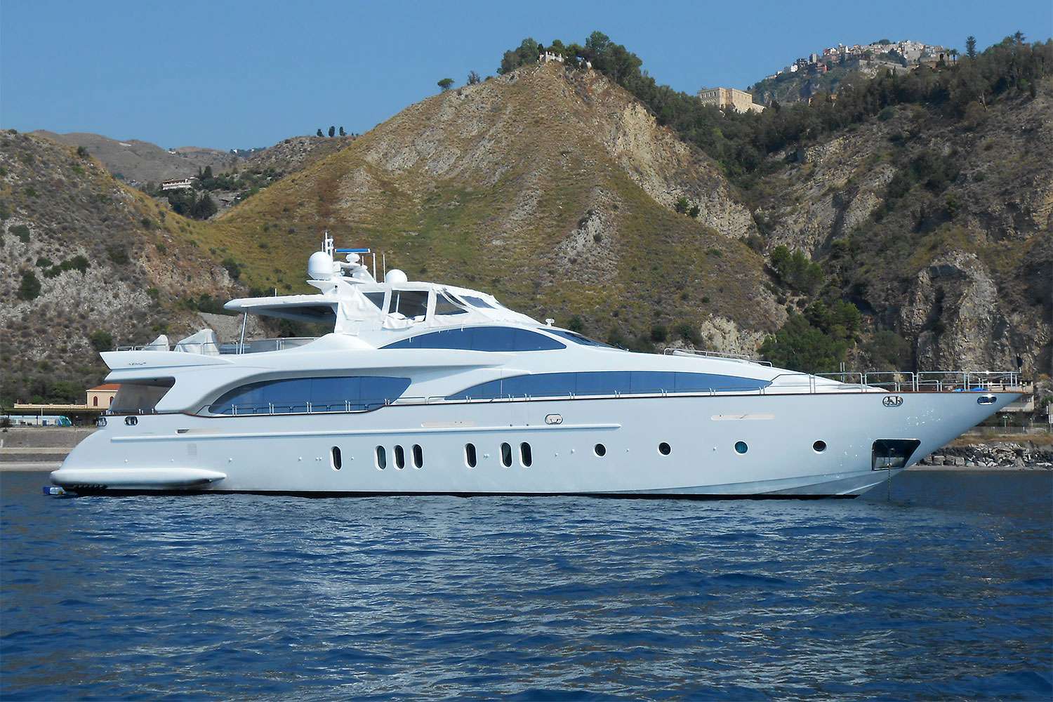 AZIMUT 105-2005 TARTARUGA