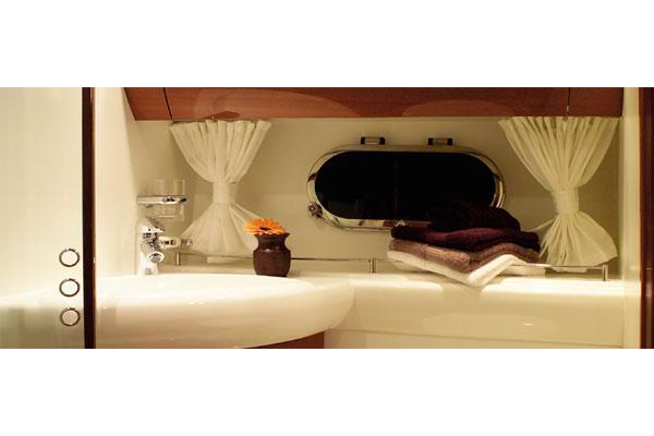 Princess 45 Flybridge Image 5