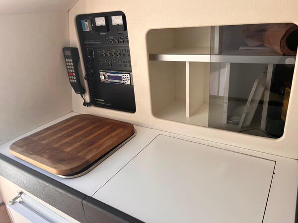 Sunseeker Tomahawk 37 Image 12
