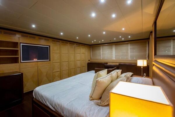 Mangusta 108 Image 14
