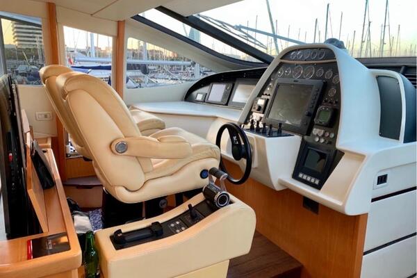 Pershing 76 Image 3