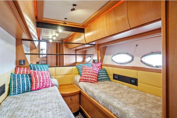Pershing 76 Image 8
