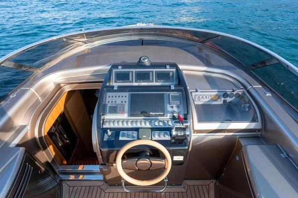 Riva Riva Rama Image 6