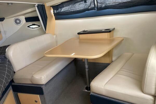 Bayliner 285 Image 11