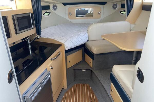 Bayliner 285 Image 13