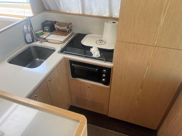 Ferretti Yachts 530 Image 3