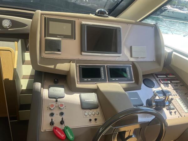 Ferretti Yachts 530 Image 4