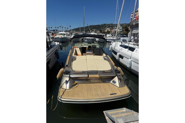 Chris-Craft Corsair 32 Image 1