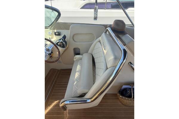 Chris-Craft Corsair 32 Image 13