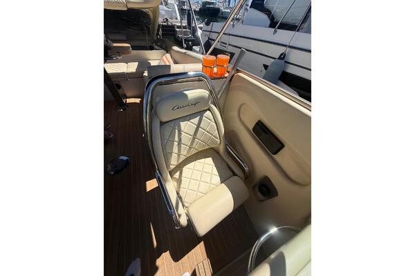 Chris-Craft Corsair 32 Image 8