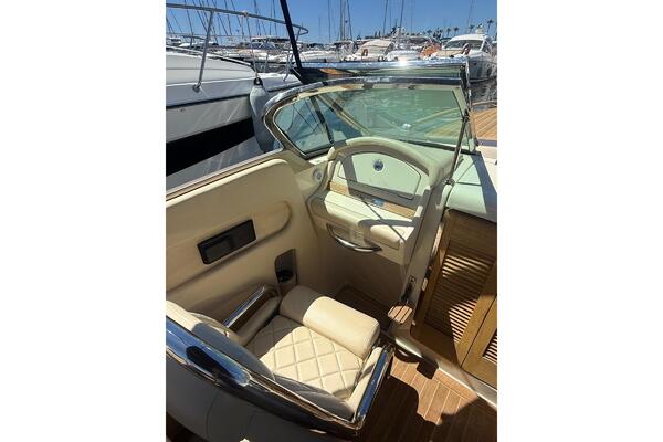 Chris-Craft Corsair 32 Image 14