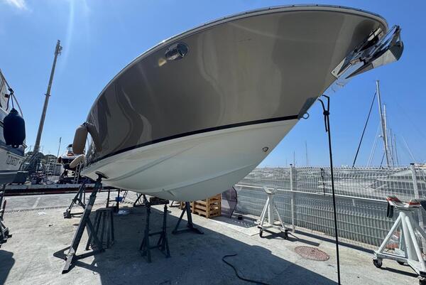 Chris-Craft Corsair 32 Image 2