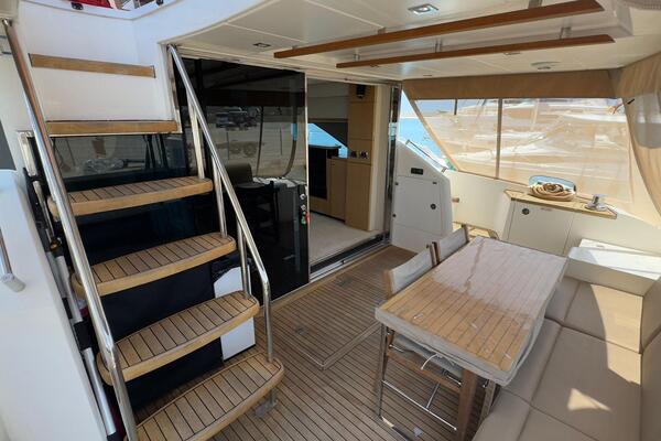 Fairline Squadron 60 Image 4