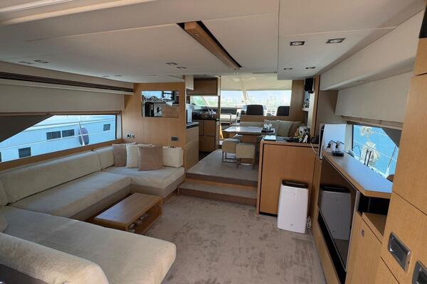 Fairline Squadron 60 Image 3