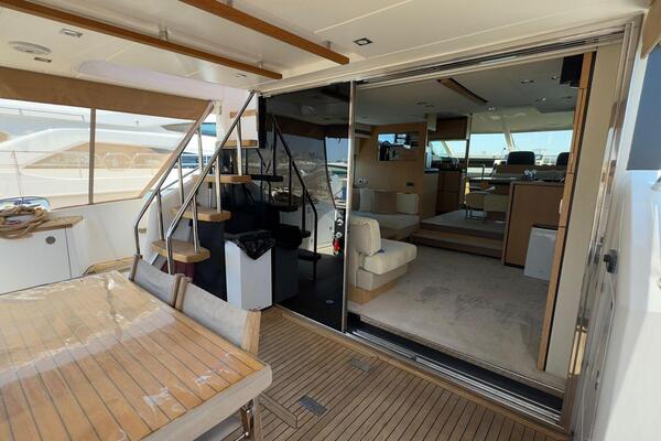 Fairline Squadron 60 Image 5