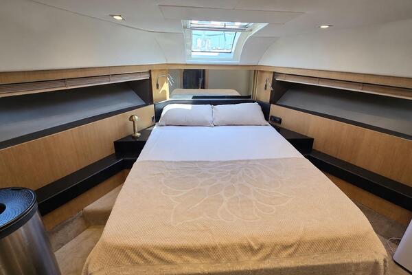 Fairline Squadron 60 Image 6