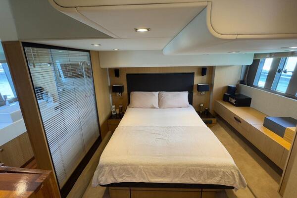 Fairline Squadron 60 Image 8