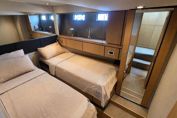 Fairline Squadron 60 Image 15