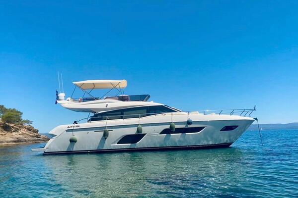 Ferretti Yachts 550 Image 1