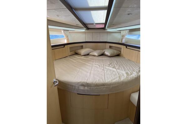 Galeon 405 HTL Image 13