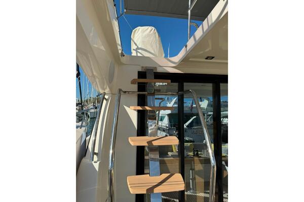 Prestige 420 Image 6