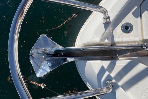 Absolute 52 FLY Image 19