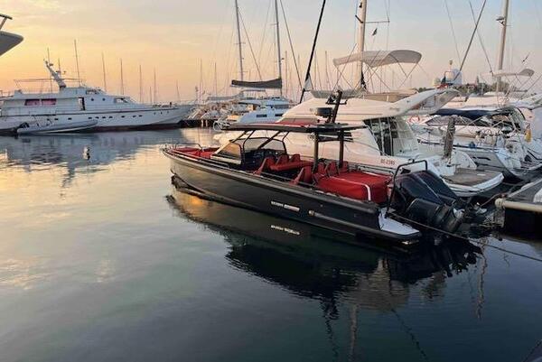 BRABUS Shadow 900 ST Image 1