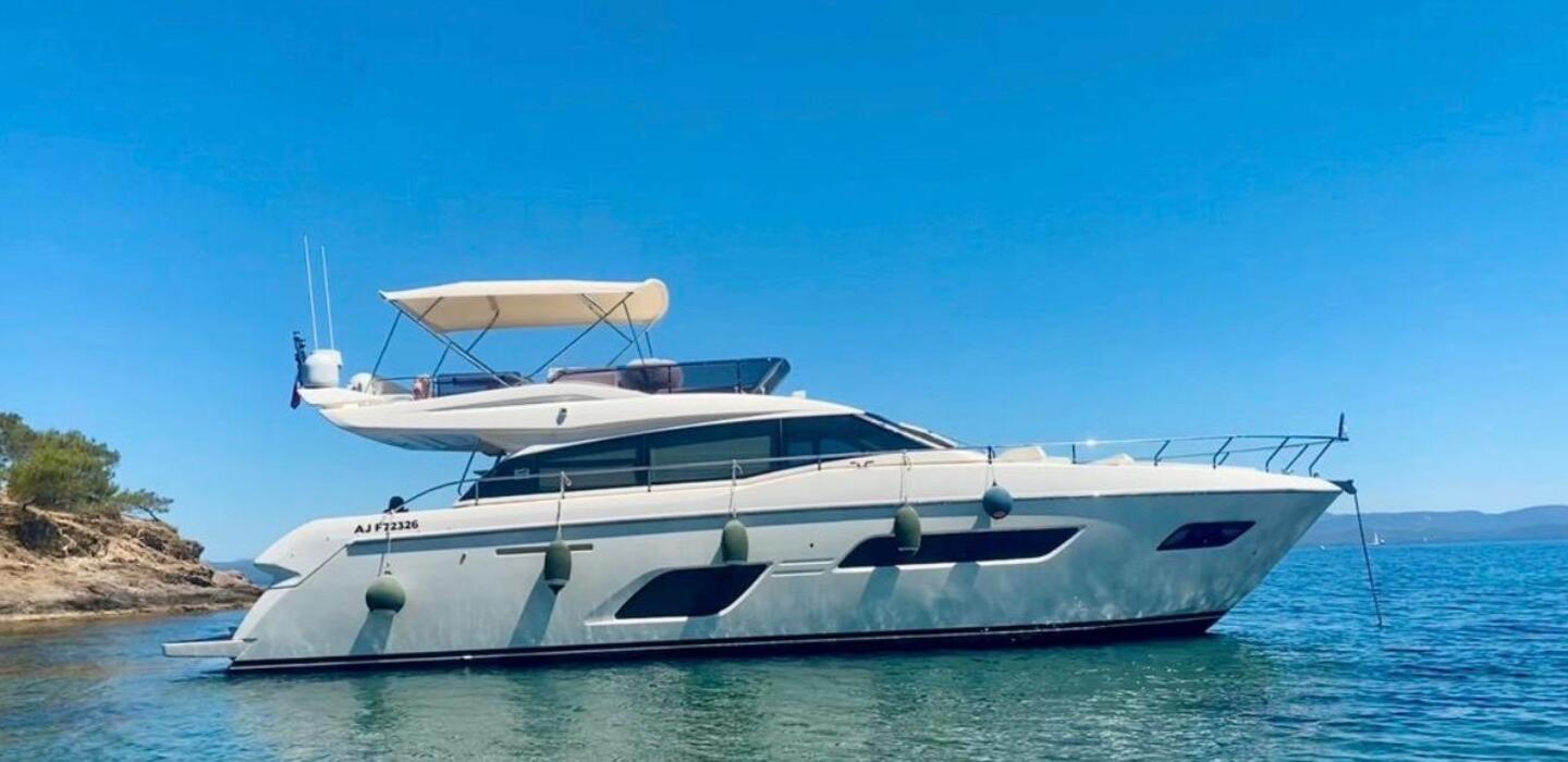 Ferretti Yachts 550