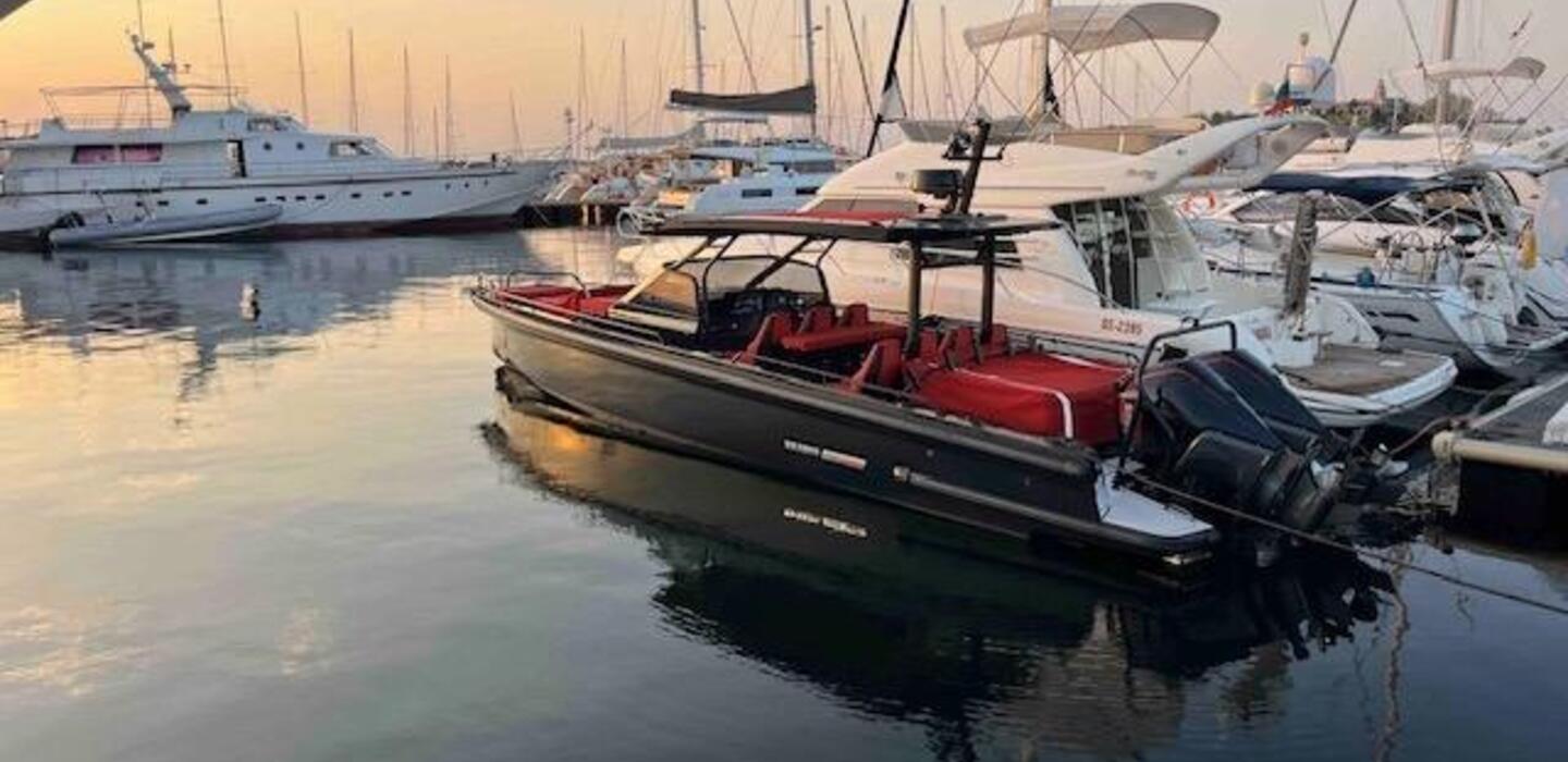 BRABUS Shadow 900 ST